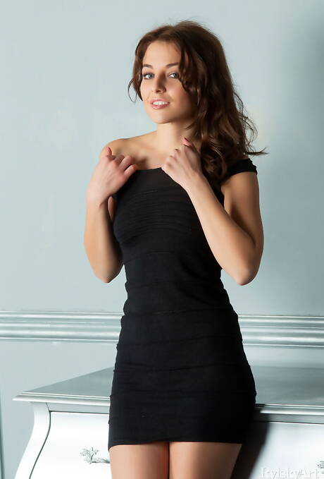 Rylsky Art invite you to explore xxx pics with Nikia unveiling hot body