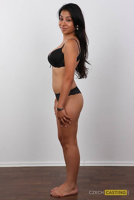 Czech Casting  invites you to browse their free photos with Iveta showing perfect body