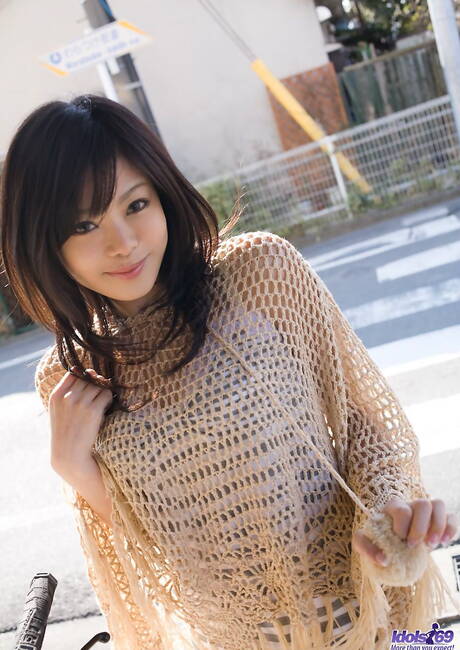 Idols 69 are pleased to offer you a free pics featuring China Yuki demonstrating well-done form