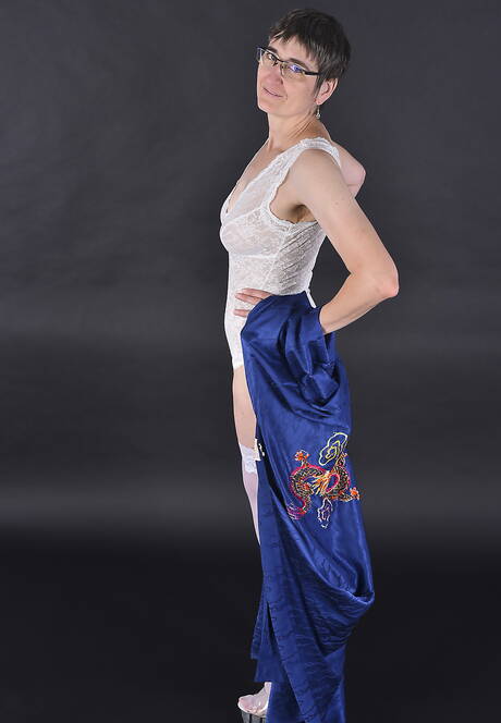 TAC Amateurs are excited to present you with a gallery showcasing Hot Milf xxx gallery 274465